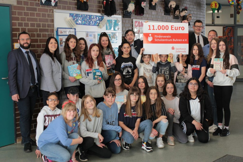 Gruppenbild Sparkasse Zollernalb und Schüler:innen